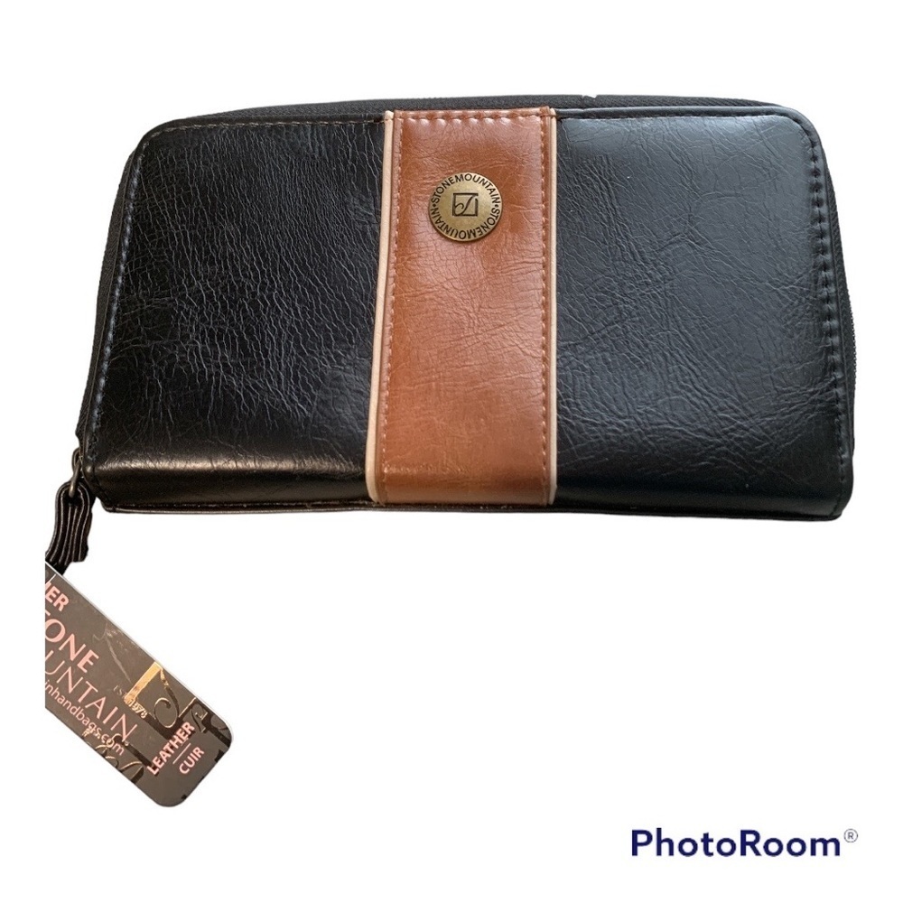 Stone Mountain‎ Leather Wristlet NWT